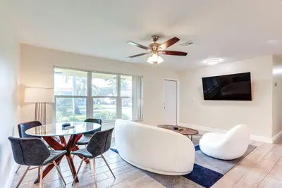 Image de 5 Mi to Beaches: Hot Tub Haven in Lake Worth
