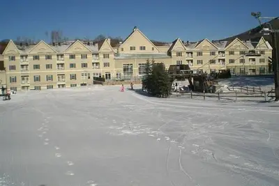 Image de Embark on Alpine Escapades: Bentley Brook Resort Unveils Ski-In/Ski-Out Bliss