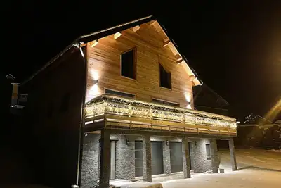 Image de Grand Chalet Avec Piscine Et Jacuzzi
