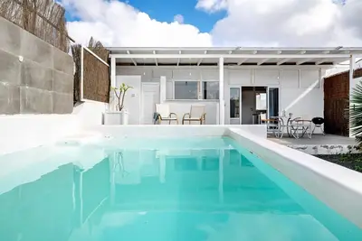 Studio de vacances 'Suite Amanecer' avec piscine privée, terrasse privée et Wi-Fi