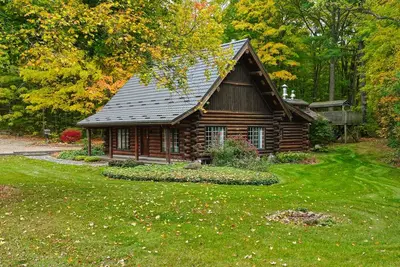Image de Tranquil 3br Log Cabin in Cambridge, Ontario: WiFi, Woodland Trails, Sleeps 6