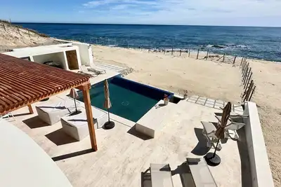 Image de Exquisite oceanfront luxury casa, Pezula Beach