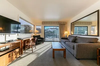Image de Spacious Condo w/Lake View #136 at Donner Lake Village