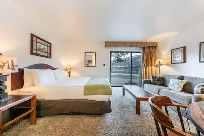 Image de Studio w/Lake View #144 at Donner Lake Village