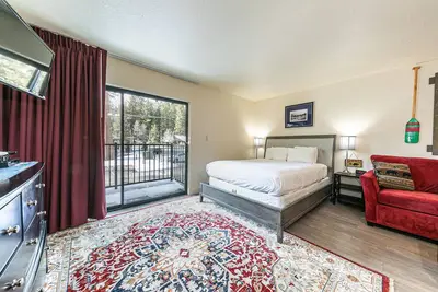 Image de Charming King Studio Deluxe #233 at Donner Lake Village