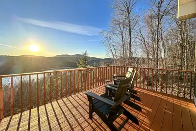 Image de Sunday River House~HTub~Firepit~Wood Stove~Gondola~Move Rm~Amazing Views~Dogs Ok