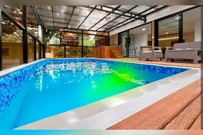 Image de The Mosaic Mystique 12 Bedroom, Heated pool, Jacuzzi, 3 blocks from Lleras Park