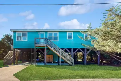 Image de Island home with a shared pool, open layout, balcony, & Ac - dog-friendly