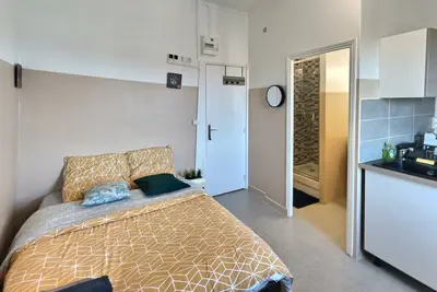 Image de Le Charmant Studio 4 Face Gare, Wifi Gratuit et Proche Toutes Commodités