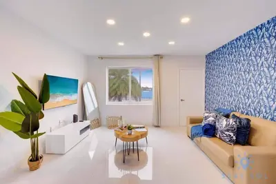 Image de Modern Beachside: Restaurants, Pool