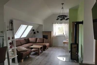 Image de Rustikale Dachgeschosswohnung in See und Waldnähe