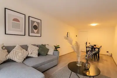 Image de El Golf Social: 2br near Mut w/ Pool Fun!