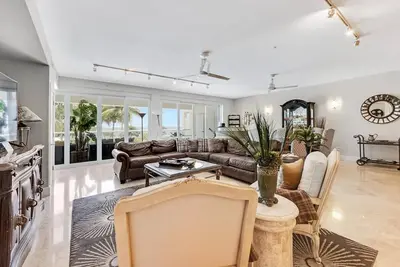 Image de Oceanfront 2br/2. 5ba Mariner's Club Villa 521 with Oasis Pool, Marina, Game Room & More