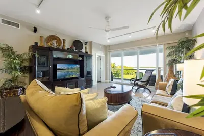 Image de Oceanfront 2br/2. 5ba Mariner's Club Villa 533 with Oasis Pool, Marina, Game Room & More
