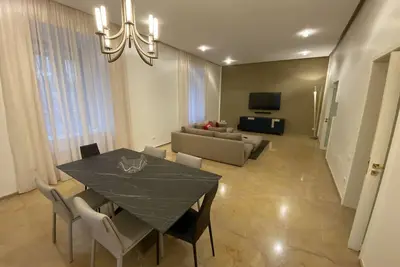 Image de Luxury House With Parking