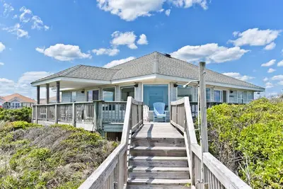 Image de Serendipity, Oceanfront House in Emerald Isle, Nc!