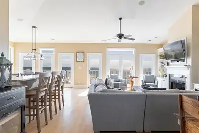 Image de Shamrock, Oceanfront House in Emerald Isle, Nc!