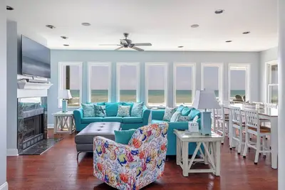 Image de Shell Seekers, Oceanfront House in Emerald Isle, Nc!
