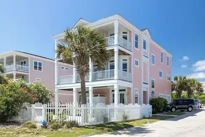 Image de Shore Beats Workin', Almost Oceanfront House in Pine Knoll Shores, Nc!