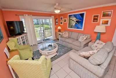 Image de Sound Of The Sea East 109, Oceanfront Condo in Emerald Isle, Nc!