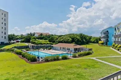Image de Sound Of The Sea East 129, Oceanfront Condo in Emerald Isle, Nc!