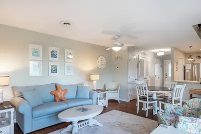 Image de Sound Of The Sea North 212, Almost Oceanfront Condo in Emerald Isle, Nc!