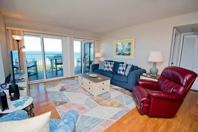 Image de Sound Of The Sea West 301, Oceanfront Condo in Emerald Isle, Nc!