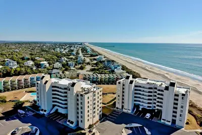 Image de Sound Of The Sea West 402, Oceanfront Condo in Emerald Isle, Nc!