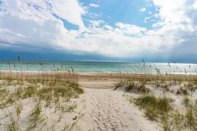 Image de Splash of Lime West, Oceanfront Duplex in Emerald Isle, Nc!