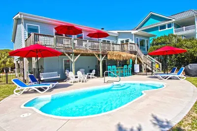 Image de Stay Salty, Almost Oceanfront House in Emerald Isle, Nc!