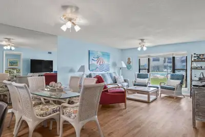 Image de Summer Winds B-133, Oceanfront Condo in Indian Beach, Nc!