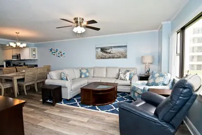Image de Summer Winds B-233, Oceanfront Condo in Indian Beach, Nc!