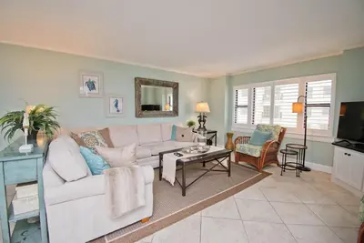 Image de Summer Winds B-235, Oceanfront Condo in Indian Beach, Nc!