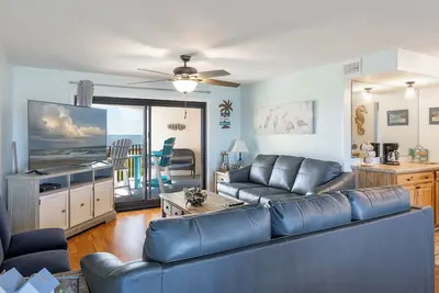Image de Summer Winds B-237, Oceanfront Condo in Indian Beach, Nc!