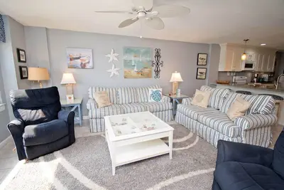 Image de Summer Winds A-318, Oceanfront Condo in Indian Beach, Nc!