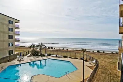 Image de Summer Winds C-324, Oceanfront Condo in Indian Beach, Nc!