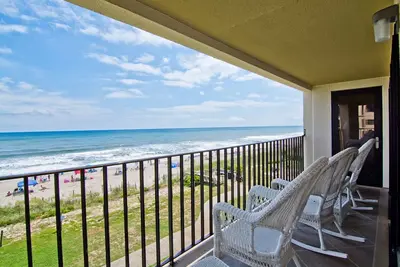 Image de Summer Winds B-332, Oceanfront Condo in Indian Beach, Nc!