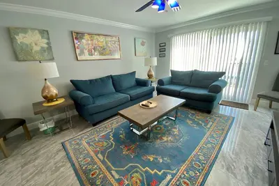 Image de Tier 1. Beautiful Renovated Townhouse #218