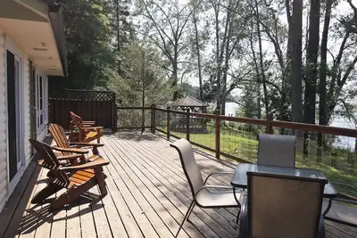 Image de Kat's Cradle Cottage in Prince Edward County. Waterfront on the Reach!