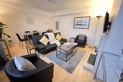 Image de Appartement-Moderne-Salle de bain privée-Vue sur Jardin-Glazebrook