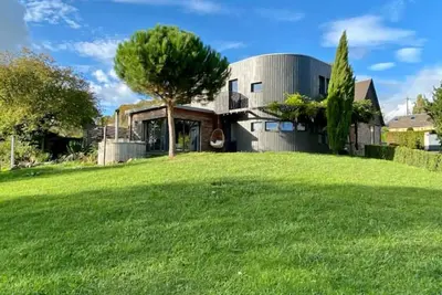 Image de 1h10 de Paris Maison de campagne avec piscine