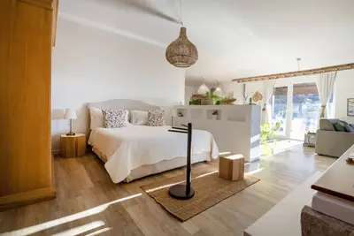 Image de Villa 'Suite In Torto with Pool' avec piscine partagée, Wi-Fi et climatisation