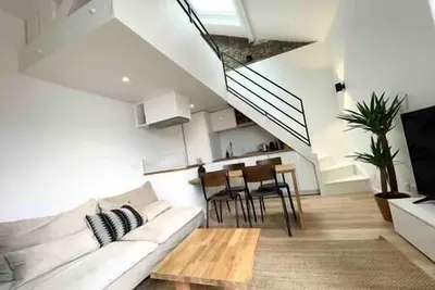 Image de Duplex Loft Industriel, Puces St Ouen, Calme, Climatisé, Balcon