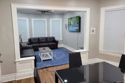 Image de Brand new house in downtown with parking