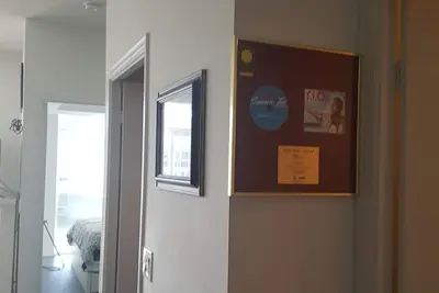 Image de Enjoy your Stay in the Beautiful King West Liberty Village/ Parkdale Area!