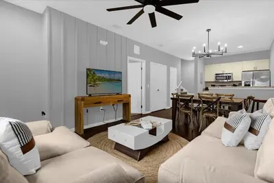 Image de 3 Bedrooms/ 2 Bathrooms/ Lucaya Village (22-102lv)