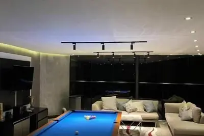 Image de Multi Level Remodeled Townhouse w/ Game room in Great Location!