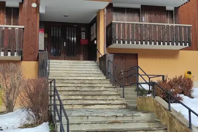 Image de Logement Familial T3, mansardé, à la montagne. Animaux non acceptés.