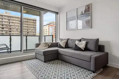 Image de Chic 1br Kensington unit W/Free Ug Parking
