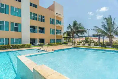 Beautiful Fully Equipped 1. 5 bedroom Condo with great amenities in Palm Beach.